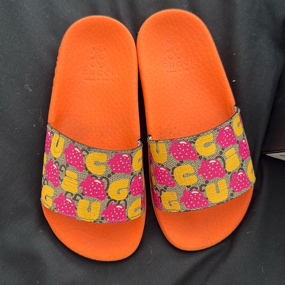 Gucci Orange Slippers Vibrant Design